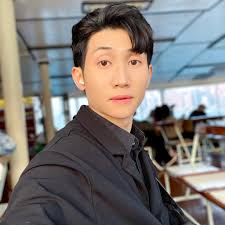 霍朗齊- 【喧譁一則】參與《粵語好聲音》的所有香港歌手、樂隊，包括林鉫徫Jay、Cassette 卡式帶樂團、何嘉新Karson Ho、陳星佑Brayden  Chan及Myar 麥芽從眾多參加者中脫穎而出，晉級全球43強。 👍 喧譁作樂|