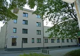 Nombor dalam bahasa melayu, menempati sebahagian besar kehidupan seharian kita. Hotel Jeta Rm 402 R M 5 8 4 Best Hamburg Hotel Deals Reviews Kayak