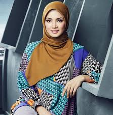 Dan tidak mulia orang yang engkau memusuhinya. Ini Rupanya 3 Titipan Doa Yang Dikirim Fazura Kepada Adik Angkatnya Di Tanah Suci Buat Dirinya Sayu Mingguan Wanita