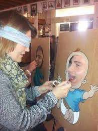 Ver más ideas sobre baby shower, juegos para baby shower, boy baby shower ideas. Juegos De Parejas En Baby Shower Como Darle A Probar Comida Y Que La Adivinen Juegosbabyshower Baby Shower Funny Baby Shower Fun Couples Baby Showers