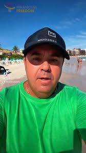 Boa tarde galera! Meu marido Roger Knupp professor de música a quase 30  anos, está abrindo mais um dia para aulas de piano, vilão, baixo, teclado,  aulas em inglês ou português, adultos