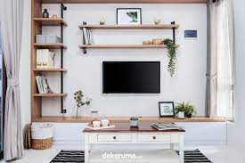 Menghadirkan desain ruang tv pada rumah adalah sarana rekreasi paling sederhana dan praktis yang bisa kamu lakukan. 5 Ide Desain Ruang Tv Sederhana Lesehan Nyaman Tanpa Lelah