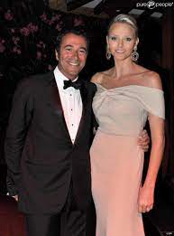 They certainly looked like a happy couple a close friend tweeted on saturday (march 6). Bernard Montiel Et Son Amie La Tres Belle Charlene Purepeople