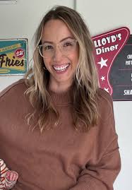 Lauren Teeter's Instagram, Twitter & Facebook