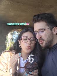 Maestro Miel Y Su Novio