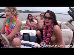 Spring break college girls home video pt 2. Home Video Hot Girls Partying On A Lake In Missouri Xnxx Com