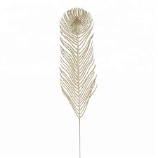Por otro lado, con las hojas de árboles podéis hacer otras decoraciones para el centro de vuestra mesa. Fiesta Decoracion Artificial De Plastico De Brillo De Pluma De Pavo Real De Hojas Buy Hojas De Plastico Para Decoraciones Decoracion De Hojas Doradas Hoja De Brillo Artificial Product On Alibaba Com