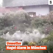 ‹ › besonders erwischt hat es den münchner westen: Der Spiegel Videos Vom Pfingst Unwetter Hagel Alarm In Munchen Facebook