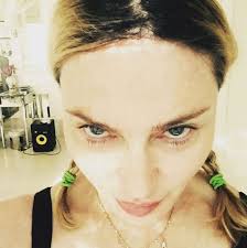 Instagram : Shy'm adore sa nouvelle coupe, Kylie Jenner se prend pour  Pamela Anderson...