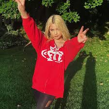 Likewise, she was born to her father, travis barker, and her mother, shanna moakler. Alabama Luella Barker Singer Bio Wiki Boyfriend Net Worth Height Weight Career Family Facts Starsgab