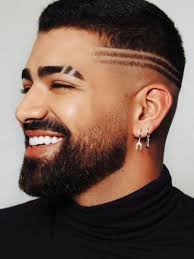 The eyebrow slit is back on trend, bigger and bolder than ever. Pin On Barbas Y Cabello