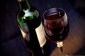 Regelmäßig Wein trinken: Wie viel Wein ist gesund - und wann wird es  ungesund?