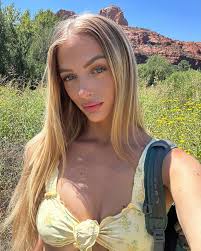 Cara Koehler's Instagram, Twitter & Facebook