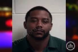 Denell Collins's Instagram, Twitter & Facebook