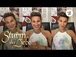 Sturm der liebe läuft montags bis freitags um 15:10 uhr im ersten und zählt neben rote rosen zu den aktuellen telenovelas der ard. Poppy Kommt Zuruck Live Chat Mit Birte Wentzek Sturm Der Liebe Youtube