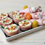 5 aperitive gustoase, simple și rapide, pe care le puteți pregăti pentru pachetul de servici, zi de naștere sau orice 5.apoi îi porționați și îi așezați pe platoul de servire. 6 ReÈ›ete De Aperitive Rapide Reci Pentru Platouri Festive RomaneÈ™ti TradiÈ›ionale Savori Urbane