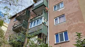 Deprem sonrası vatandaşlar endişe içinde sokaklara dökülürken jeofizik profesörü övgün ahmet ercan'dan dikkat çeken bir değerlendirme geldi. Kartal Da Curuk Binada Oturanlar Deprem Korkusuyla Yasiyor Fotograf Galerisi