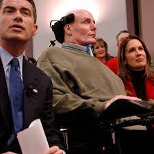 Christopher reeve , who became famous playing a character who could fly around the world, and as a man whose wheelchair did not limit his flights of idealism, died sunday. Reeve Foundation Like Other Medical Charities Will Take A Page From Vcs