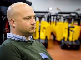 Geel straatje in Ermelo weer zwart na graffiti