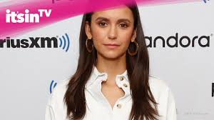 There's nina, she plays this 2 characters and both of us, both brothers are in love with both people. Nina Dobrev Ihr Freund Shaun White Hat Fur Sie The Vampire Diaries Geguckt Youtube