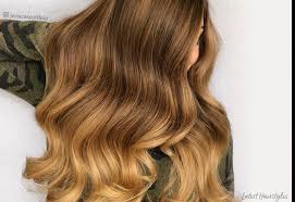 If you have medium length hair, opt for a look with movement and body to show off the dimensional color of balayage. 21 Stunning Examples Of Caramel Balayage Highlights For 2021
