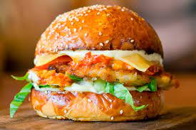 Resep burger ayam bumbu pedas merupakan menu burger bercita rasa pedas yang enak dan wajib dicoba di rumah. Soulusi On Twitter Rt For Burger Daging Fav For Burger Ayam