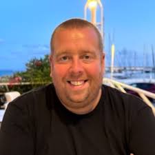 Catherine Wray (@twotate2)