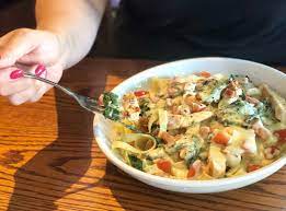 Stop by your local the villages, florida olive garden for delicious italian dishes and a great atmosphere. 25 Olive Garden Secrets From Your Server That Ll Save You Serious Cash The Krazy Coupon Lady