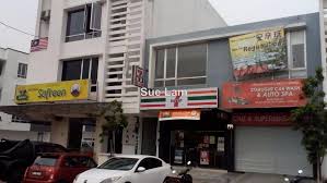 It is bordered by subang jaya in the north, sepang and putrajaya in the south. Kinrara Uptown Intermediate Shop For Sale In Puchong Selangor Iproperty Com My