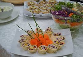 În funcţie de numărul, tipul şi vârsta invitaţilor, puteţi opta pentru o multitudine de reţete. Idei Pentru Un Meniu Festiv De Sarbatori Alternative Sanatoase Si Gustoase