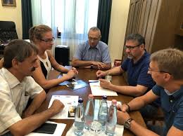 Nem tett vallomást simonka györgy párja. Simonka Gyorgy A Palyazati Hatarido Lejarta Elott A Gyoztes Ceg Munkakezdeserol Irt Bejegyzest Magyar Narancs