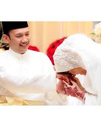 The specialists have given an explanation to the (pahang) royal council (on sultan ahmad's health condition). Kerabat Diraja Perlis Pahang Ini Tak Kekok Protokol Istana Selesa Hidup Sederhana Nona
