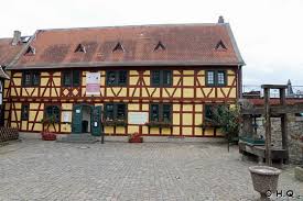 Jahrhundert mit großer sonnenterrasse lädt die gäste zum entspannen und verweilen ein. Eltville Rheingau Stadtturm Rheingau Fachwerkhauser Gelbe Haus In Eltville Kurfurstliche Burg Eltville Anleger 511 Marktplatz Eltville Stadtbrunnen Eltville Sebastiansturm Stadtmauer Eltville Martinstor Eltville St Peter Und Paul Kirche El