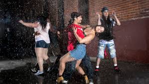 The story is set over the course of three days, involving characters in the largely dominican neighborhood of washington heights in upper manhattan, new york city. Lin Manuel Miranda S In The Heights Opens Saturday At Western Stage