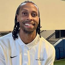 Desmond Bynum's Instagram, Twitter & Facebook