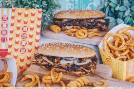 Mcdonald's prosperity burger is a special burger similar to mcdonald's mcrib, but with beef or chicken meat with a black pepper sauce in a long sesame seed bun instead. Mcdonald S Prosperity Burger And Twister Fries Are Back From 16 Jan 2020 Laptrinhx News