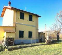 Sulla cintura esterna del centro storico di borghetto, in posizione soleggiata, comoda ai servizi e facile da raggiungere, villa in stile liberty risalente al 1'800 e ristrutturata nel. Case Indipendenti Vendita Da Privati Firenze Provincia Casadaprivato It