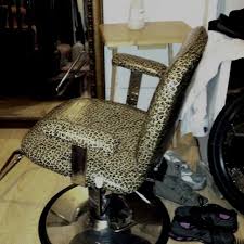 pin by kari preston on i 3 hair salon chairs beauty shop decor beauty salon decor