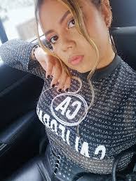 Carol Uribe's Instagram, Twitter & Facebook