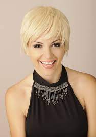 Welcome to the official robertsons herbs & spices page! Spana In Var Frisyrbild I Kategorin Pixie Tjejfrisyrer Idag Bli Inspirerad Till Ditt Nast Frisyr Kortare Har Kort Blont Har Short Haircut