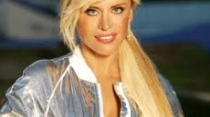 Check spelling or type a new query. Asa Mama Asa Fiica Cum Arata Fata Loredanei Groza La 16 Ani Stirileprotv Ro