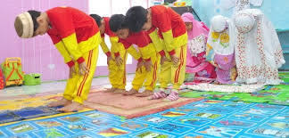 Doa ini merupakan bagian dari ayat 40 surat ibrahim. Ini Doa Manjur Agar Anak Rajin Sholat Tanpa Diperintah