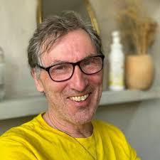 Gordon Burnham's Instagram, Twitter & Facebook