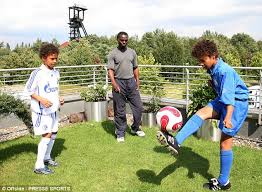 He still has two years remaining on his existing deal and is rated at around £145 million by city. Manchester City S Leroy Sane On Why Family Makes Him Smile Daily Mail Online