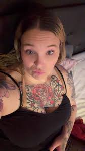 How u bored and ur house dirty 😭🤣😒