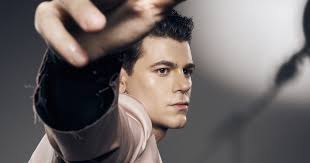 Theo Evans's Instagram, Twitter & Facebook