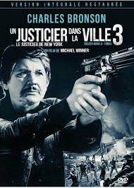 Résumé du film un justicier dans la ville en streaming dans leur appartement, la femme et la fille d'un homme d'affaires sont violées, frappées et torturées par deux voyous. Un Justicier Dans La Ville 3 Le Justicier De New York 1985 Cede De