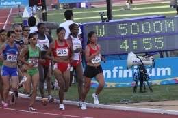 Marileidy paulino, de república dominicana, termina al frente de una de las semifinales de los 400 metros planos del torneo de atletismo de con un tiempo de 49.38, la criolla ocupó el segundo lugar entre los mejores ocho tiempos registrados en las tres semifinales que se celebraron este miércoles. 5000 Metros Planos Ecured