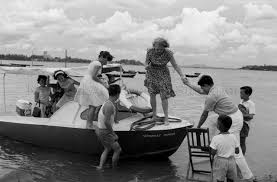 1962 Visitors Demarking Semangat Pemuda Youth Spirit Motorboat Singapore Photos Modern Island Photo