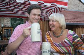 60 jahre war die alte brauerei in hausen stillgelegt, bis sich ulrich martin seinen traum erfüllte und 2008 wieder wie die meisten brauereien in der umgebung, hatte martin keine eigene abfüllanlage. Treffen Mit Claudia Roth Spd Kreisverband Schweinfurt Land